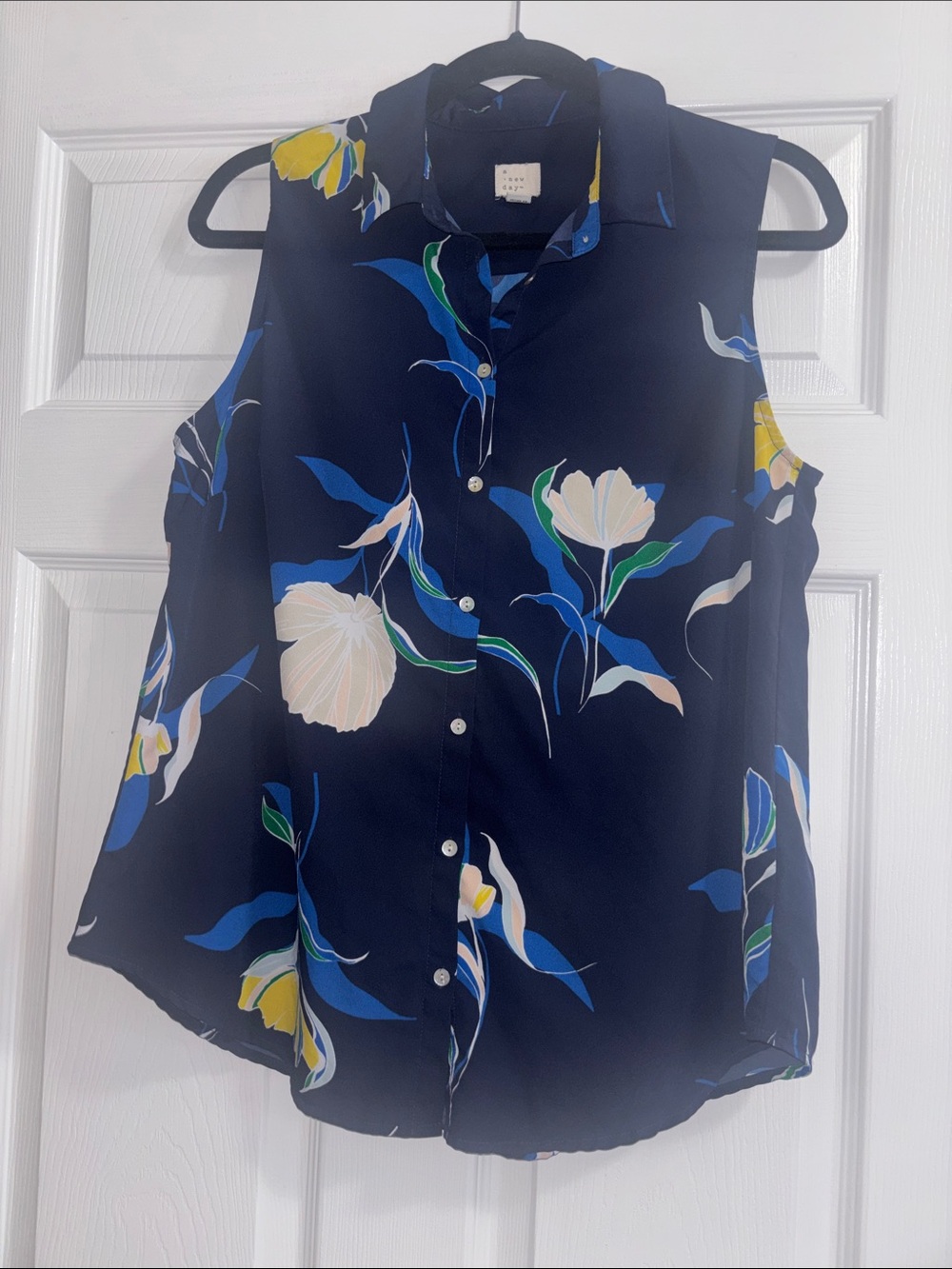 A New Day Sleeveless Navy Floral Button-Front Blouse Work Office Casual